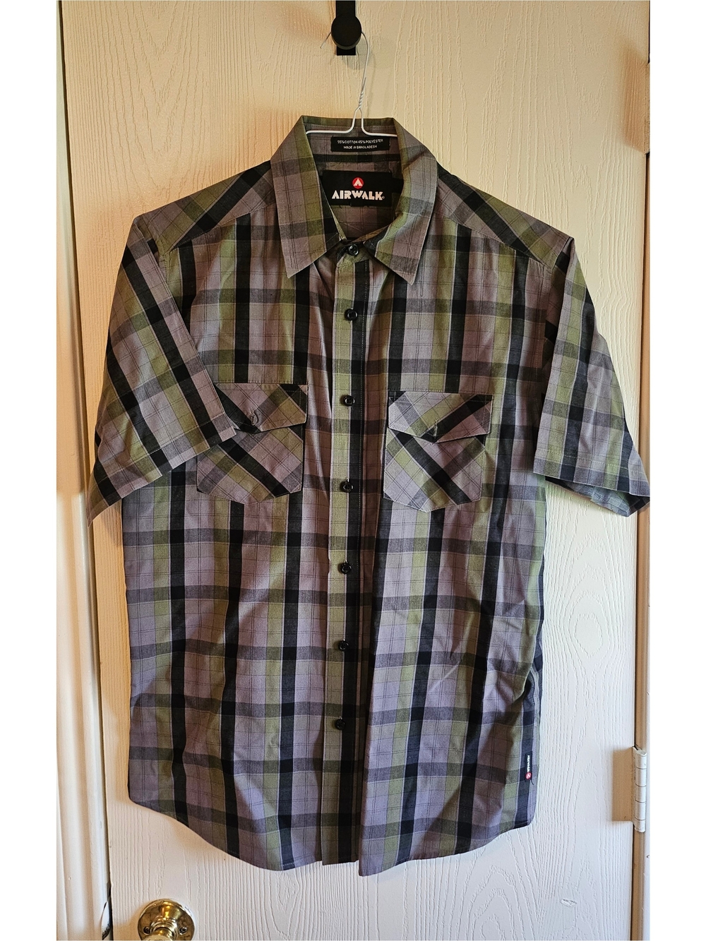 Airwalk Men's Short Sleeve Plaid Button-Up Shirt — Olive Green & Gray